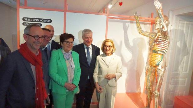 LH Mikl-Leitner bei Eröffnung Landesausstellung 