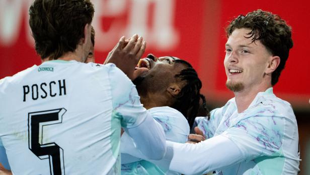 Posch und Wanner freuen sich mit Chukwuemeka