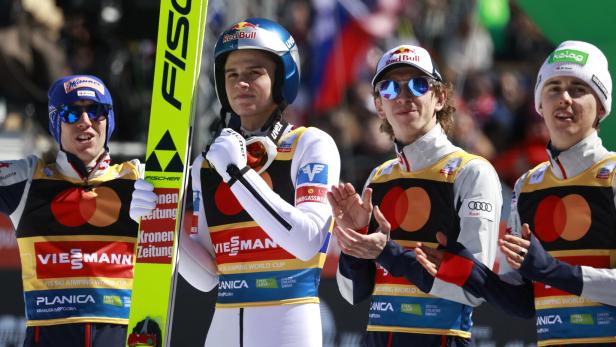 Erfolgreiches Skiflug-Team: Stefan Kraft, Stephan Embacher, Daniel Tschofenig und Markus Müller.