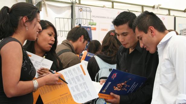 Studenten an der Don Bosco-Universität in Quito, Ecuador: Die Universität nimmt auch Kinder aus ärmeren Verhältnissen auf.