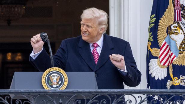 Mit goldener Statue von sich selbst: Trump will "Wahrzeichen" bauen