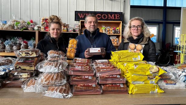 Sozialmarkt-Chef Franz Lechner hat viele ehrenamtliche Helfer.