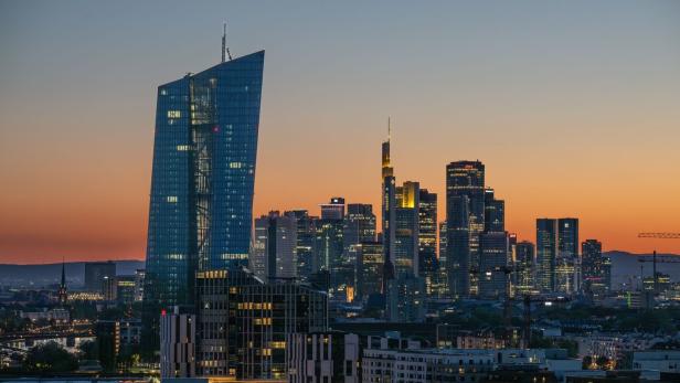 ++ ARCHIVBILD ++ EZB vor Bankenskyline Frankfurt