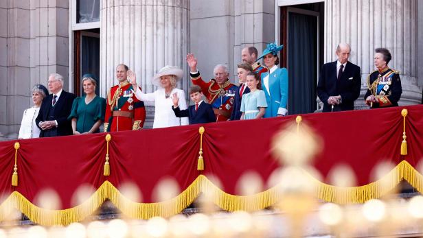 Die britische Königsfamilie auf dem Palastbalkon.