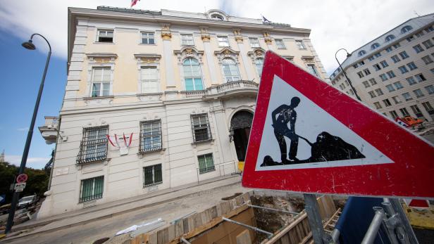 BAUSTELLE VOR BUNDESKANZLERAMT