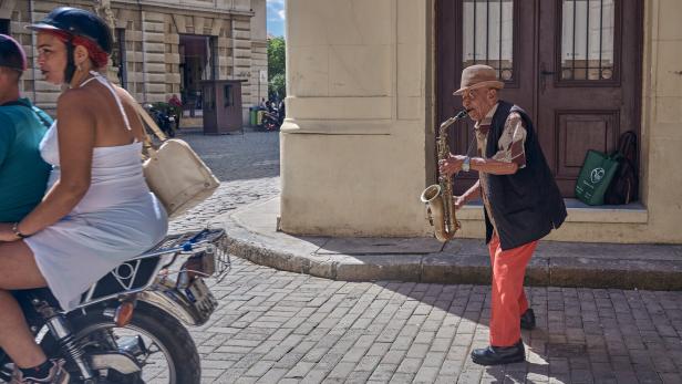Musiker auf einer Straße in Havanna, 