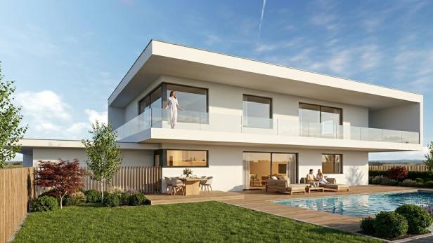 Modernes zweistöckiges Haus mit Pool, Terrasse und Garten bei sonnigem Wetter.