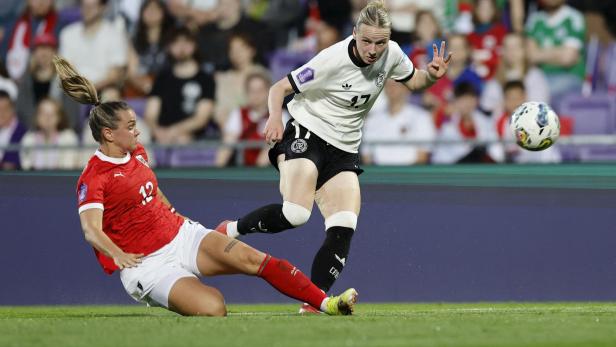 Laura Wienroither (li.)