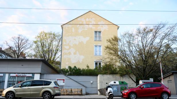 MANN IN WOHNUNG IN WIEN-PENZING GETÖTET: MIETER VERDÄCHTIG