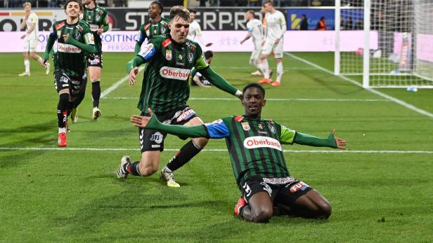 Kingstone Mutandwa jubelt