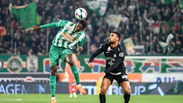 Rapid (links Ahoussou) gegen Sturm (Malone)