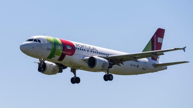 CORRECTION-PORTUGAL-FRANCE-TRANSPORT-AVIATION-TAP