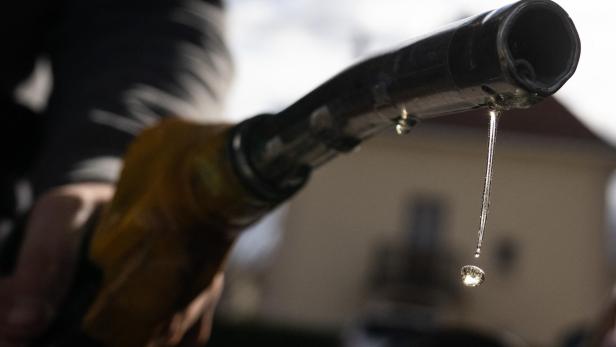 Gestiegene Spritpreise? "Für Diesel muss man nicht länger arbeiten als im Jahr 2012"