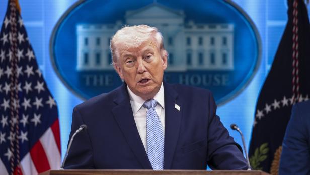 US president and secretary of defense brief media on Iran