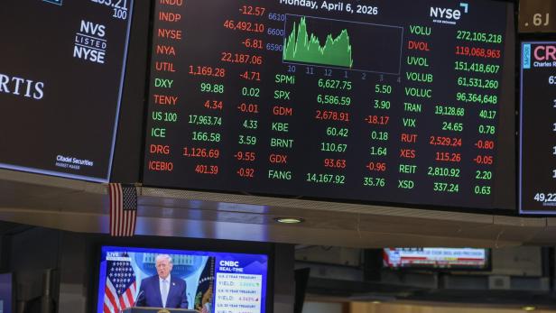 New York Stock Exchange reacts to Trump press conference