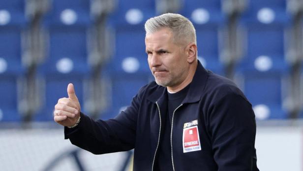 Daumen hoch bei SKN-Trainer Sekerlioglu