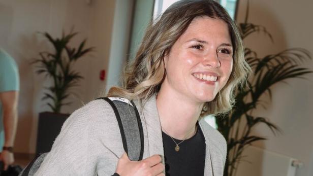 Eileen Campbell bei der Ankunft im Teamcamp 