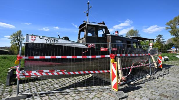 WIEN: UNBEKANNTE SOLLEN KLEINES PASSAGIERSCHIFF AUF DONAU VERSENKT HABEN
