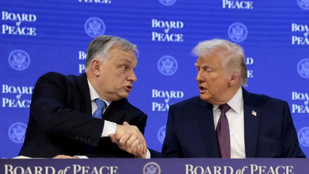 FILE PHOTO: 56th annual World Economic Forum (WEF) meeting in Davos