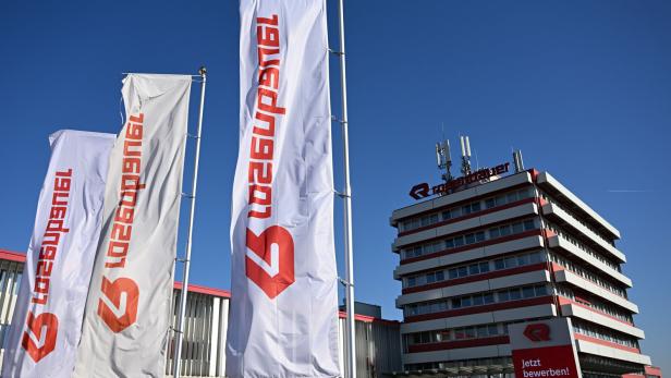 ++ THEMENBILD ++ ROSENBAUER