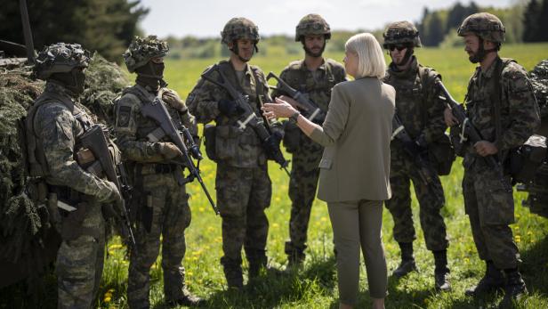 OESTERREICH SCHWEIZER ARMEE TRIAS 25