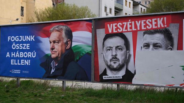 HUNGARY-POLITICS-ELECTION-BILLBOARD