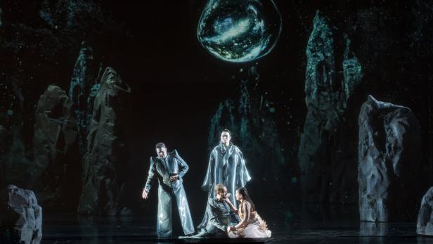 Nikita Ivasechko (li.) und Daeho Kim; Sébastian Monti und Sieglinde Feldhofer (sitzend).