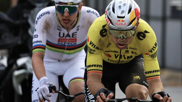 Wout van Aert setzte sich im Zielsprint gegen Tadej Pogacar durch