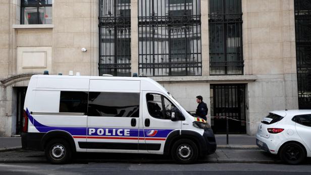 FRANCE-US-ATTACK-POLICE