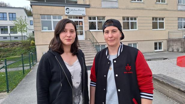 Heimleiterin Elisabeth Malicek (r.) und Betreuerin Johanna Dorner 