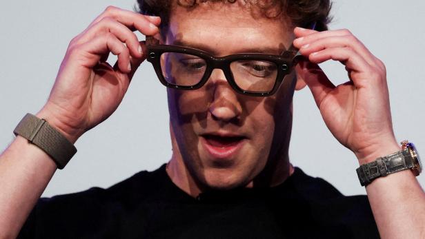 FILE PHOTO: Meta CEO Mark Zuckerberg delivers a speech during the Meta Connect event in Menlo Park