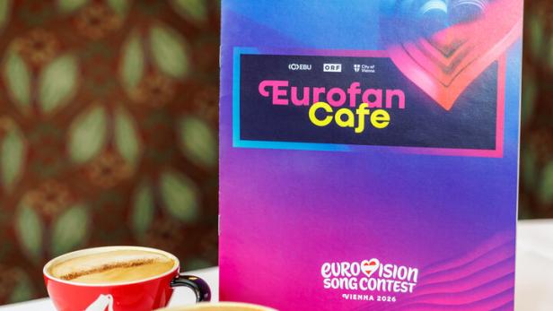 Eurofan Cafe Flyer und Kaffee