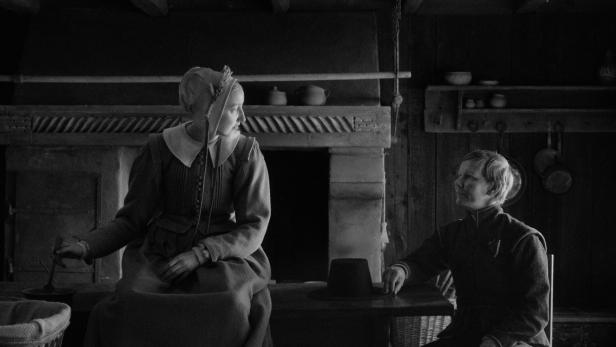 Caro Braun und Sandra Hüller in dem Film Rose.