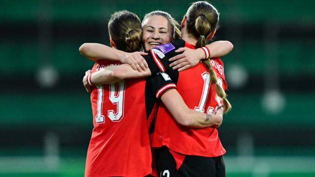 Women's World Cup - European Qualifiers - Austria v Germany