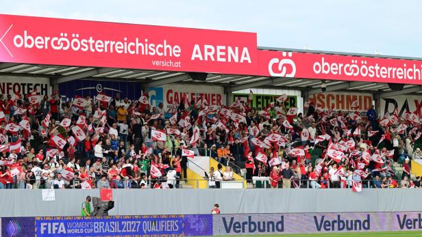 Erster queerer Fanblock bei Fußball-WM-Qualifikationsspiel