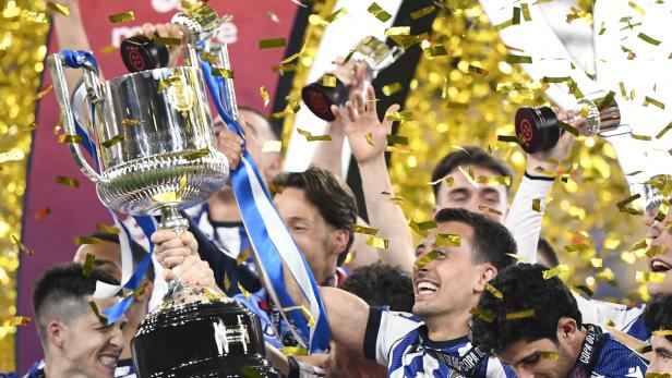 TOPSHOT-FBL-ESP-CUP-ATLETICO MADRID-REAL SOCIEDAD