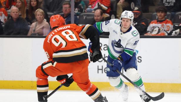 Marco Kasper im NHL-Einsatz.