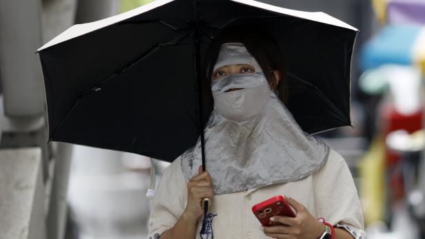 Bangkok issues public warning as heat index reaches harmful level