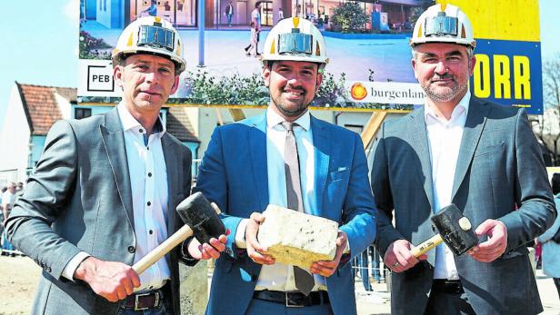 Grundtstein Neue Mitte Gols, Rosner, Bgm. Brandstetter und LR Dorner