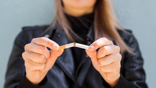 Im Hypnose Zentrum Wernberg begleitet Michael B. Volpe Menschen auf dem Weg zur Rauchentwöhnung mit individuell abgestimmten Sitzungen.