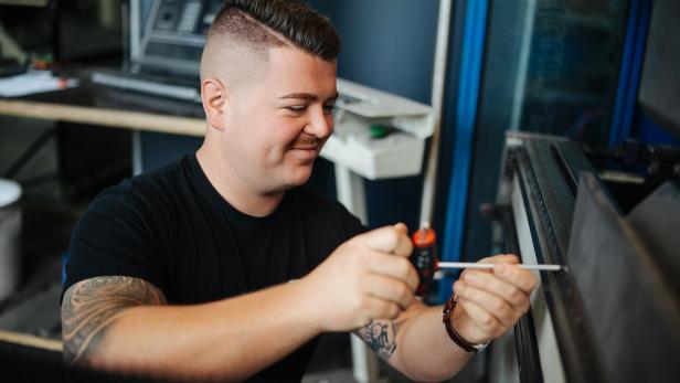 STW - Schabernack Tech Works GmbH zeigt praxisnahe Lösungen im Elektromaschinenbau und in der Automatisierungstechnik.