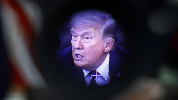 US President Donald Trump meets Lebanese and Israeli envoys at the White House