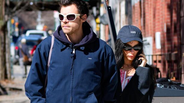 Harry Styles und Zoë Kravitz im Freizeitlook in der Öffentlichkeit unterwegs