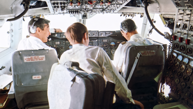 Das Cockpit einer Boeing 747-B von SAS Scandinavian Airlines in den 1970er Jahren