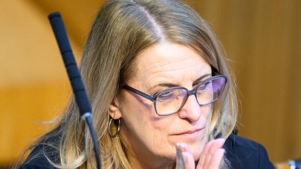 NATIONALRAT-SONDERSITZUNG MIT REGIERUNGSERKLÄRUNG: KÖNIGSBERGER-LUDWIG