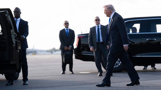 US-PRESIDENT-TRUMP-TRAVELS-TO-HIS-MAR-A-LAGO-RESORT
