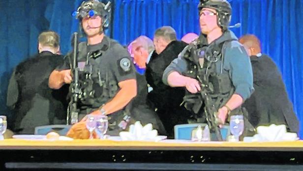 Auf Burrata folgten Schüsse: Der Schock-Moment bei der Journalisten-Gala