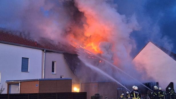 Feuer an Wohnhaus.