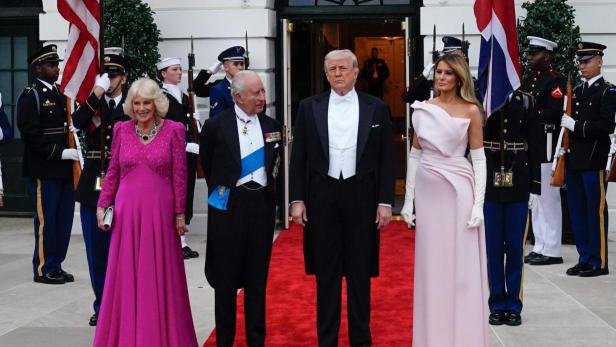 camila, charles, trump, melania vor dem Weißen Haus