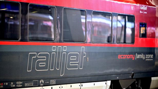 ++ THEMENBILD ++ ÖBB / BAHN / ZUG / EISENBAHN / VERKEHR / ÖFFENTLICHE VERKEHRSMITTEL